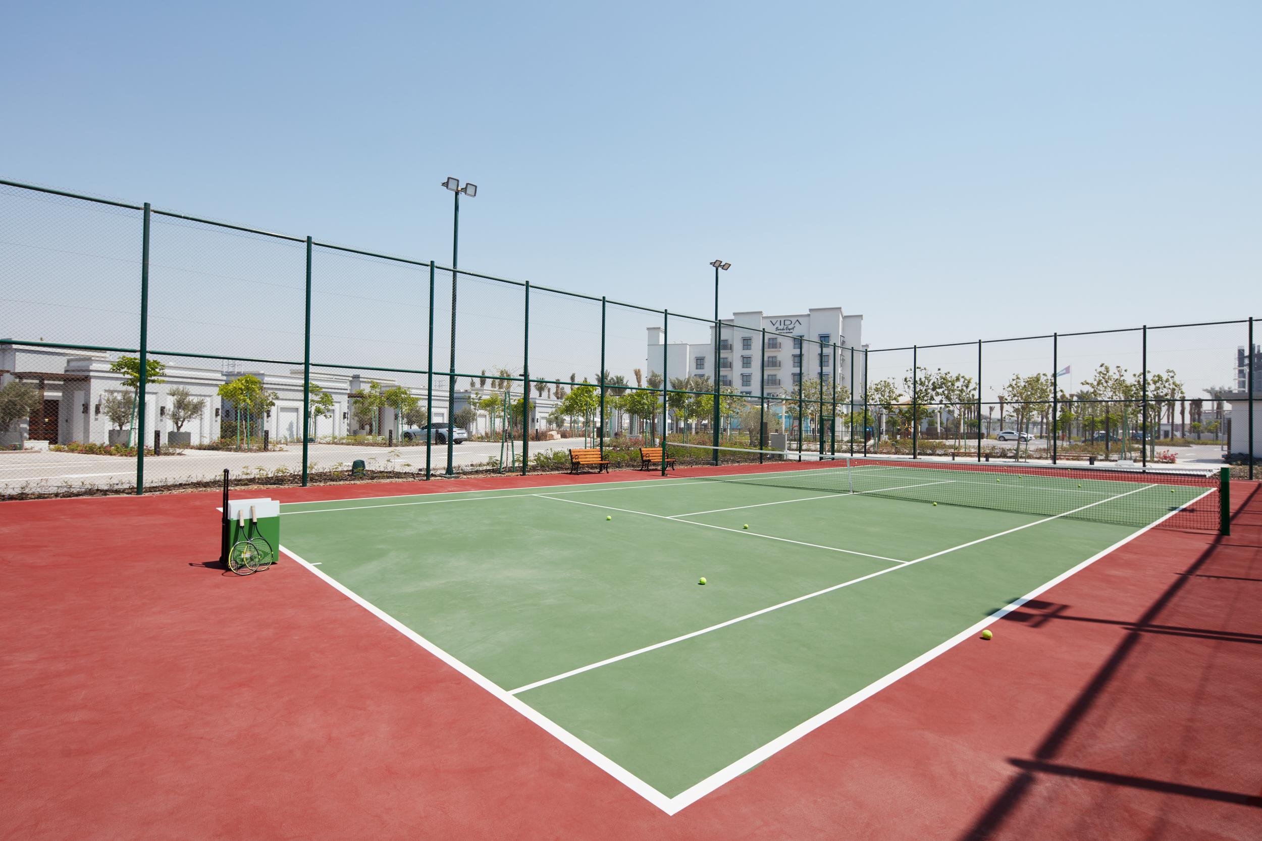 Vida Beach Resort Umm Al Quwain Zewnętrze zdjęcie Tennis court